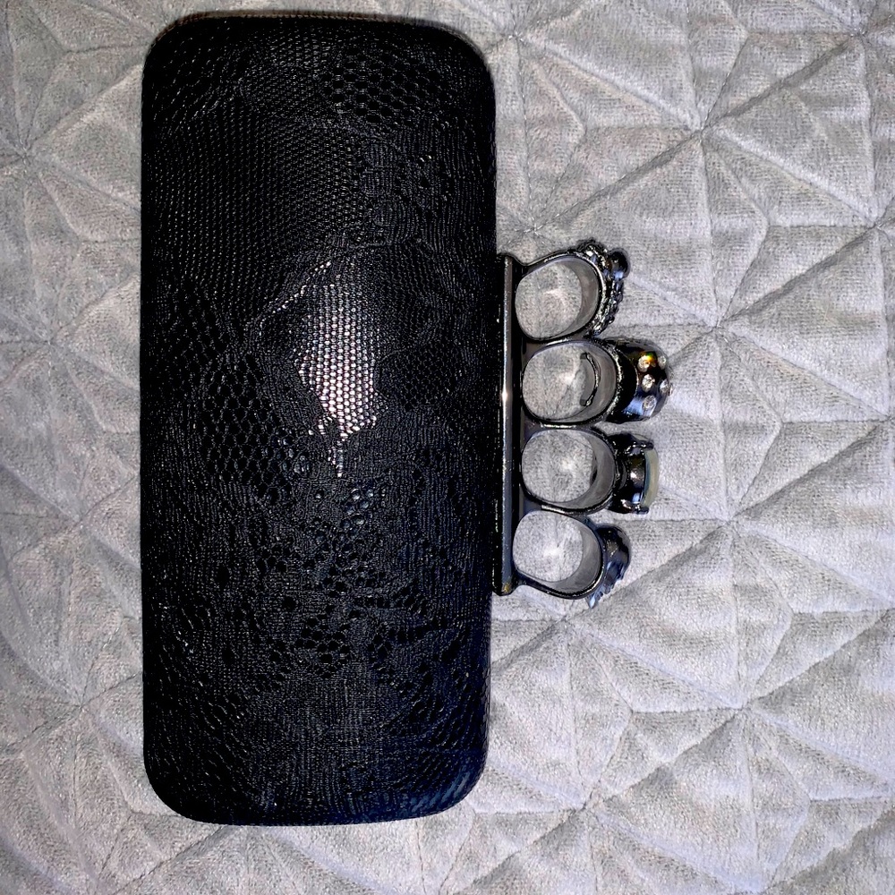 3*10 Black Clutch